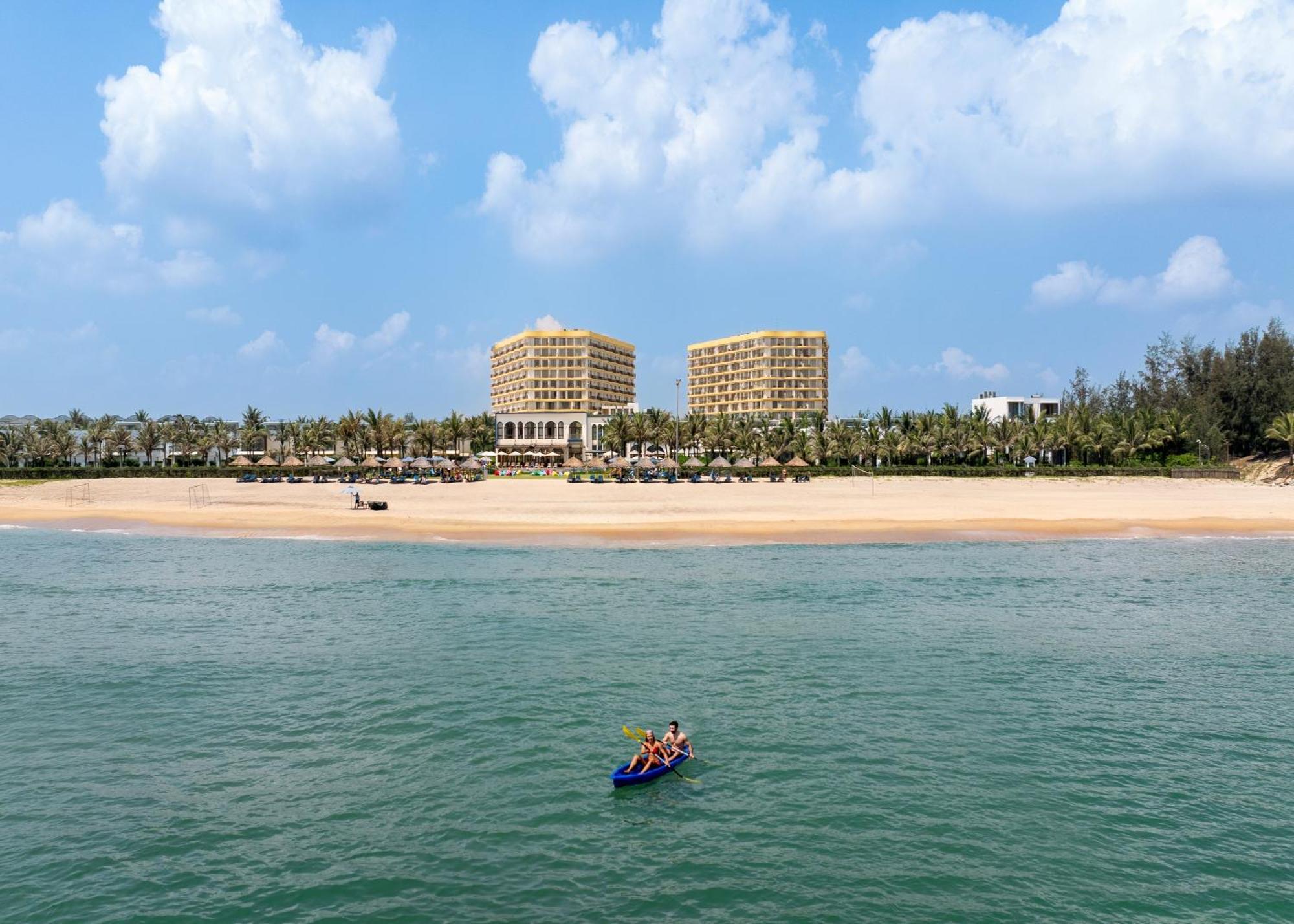 Wyndham Hoi An Royal Beachfront Resort & Villas Exterior photo